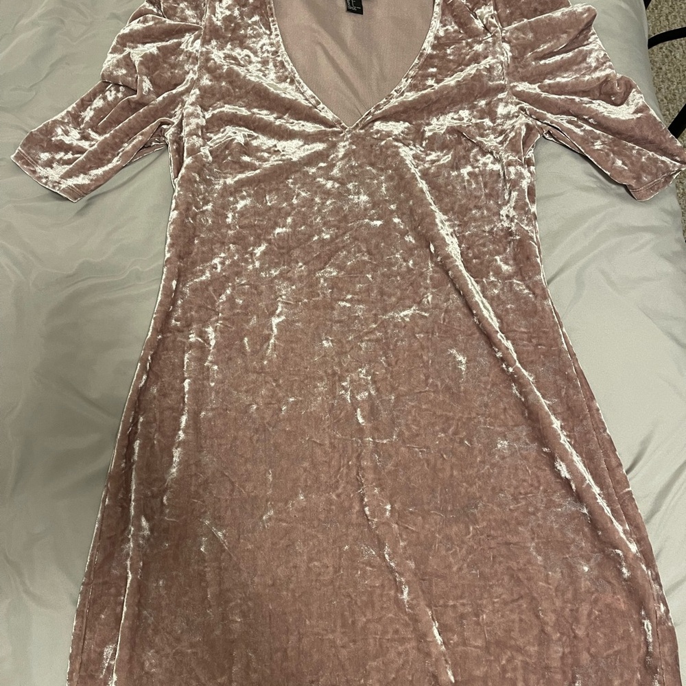 Forever 21 Blush Velvet 3/4 Sleeve Dress